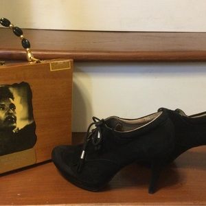 Adrienne Vittadini, Black heeled booties. Sz. 6.5. Worn 2-3 times.